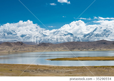 Lake Karakuri Kuzlus, Kyrgyzstan, Xinjiang Uygur Autonomous Region, China 35290554