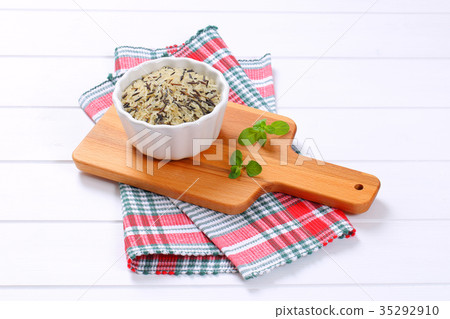 bowl of wild rice 35292910