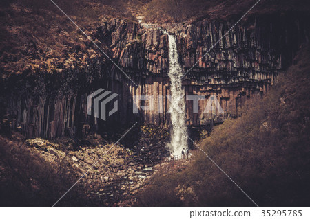Svartifoss waterfall in Skaftafell National Park Svartifoss waterfall in Skaftafell National Park 35295785