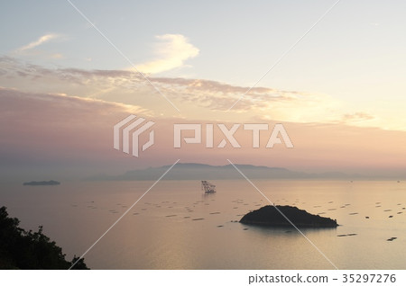 A sunset A sunset 35297276