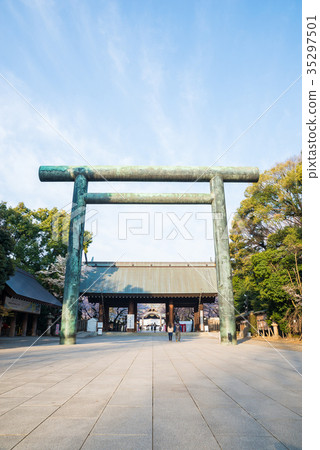 靖國神社2號鳥居清晨觀(東京都千代田區)截至2017年4月 靖國神社2號鳥居清晨觀(東京都千代田區)截至2017年4月 35297501