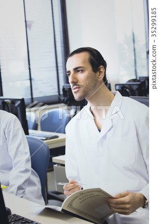 醫科大學外國留學生 35299185