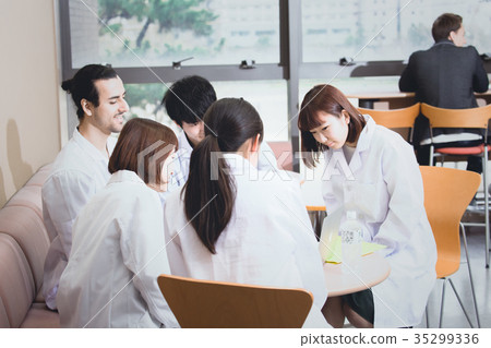Medical University Meeting 35299336