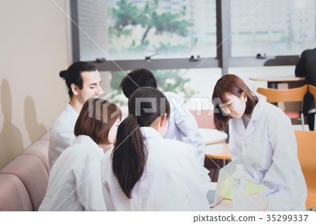 Medical University Meeting 35299337