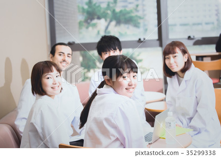 Medical University Meeting 35299338
