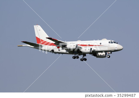 第一架國內噴氣式巡邏機P-1用於在藍天飛行的海上自衛隊的試飛 第一架國內噴氣式巡邏機P-1用於在藍天飛行的海上自衛隊的試飛 35299487