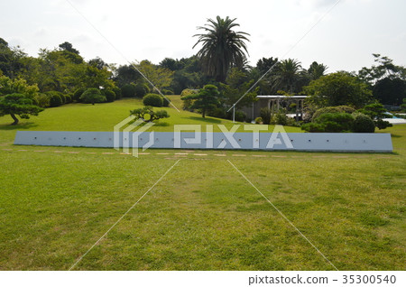 Isewan Summit, the garden of the hotel where the top photo was taken 35300540