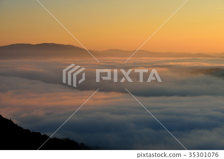  Araya山的多雲海 35301076