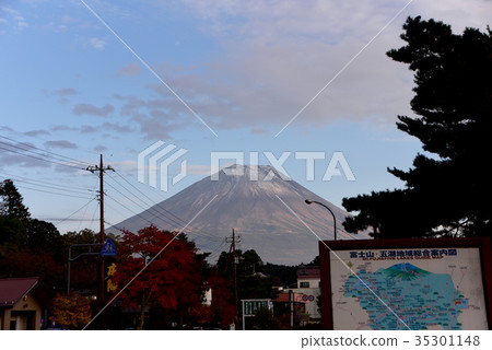 Mt. Fuji from the prefectural Honjo lake parking lot 35301148
