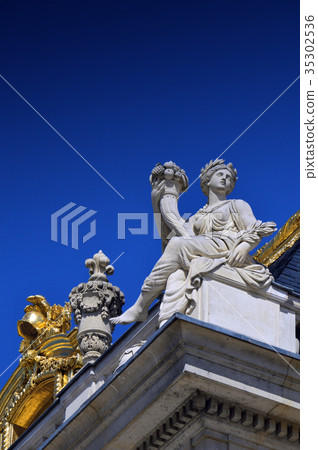 Roof details of Palace of Versailles, France Roof details of Palace of Versailles, France 35302536