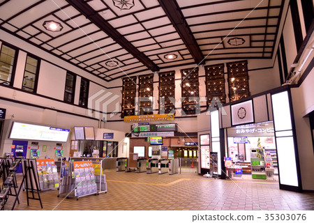 JR Otaru Station ticket gate 35303076