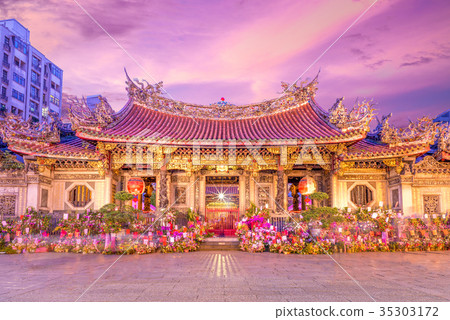Lungshan Temple of Manka 35303172