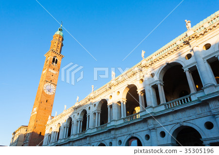 Palladian basilica view,Vicenza,Italy Palladian basilica view,Vicenza,Italy 35305196
