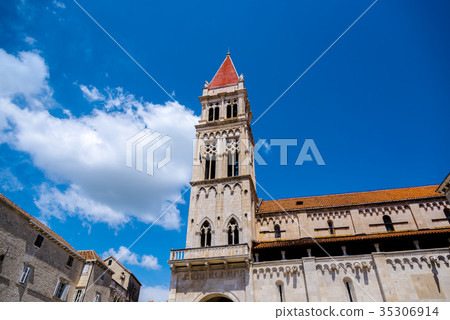 特羅吉爾大教堂 35306914