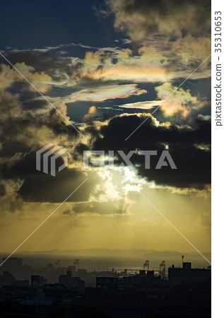 彩色的雲彩 彩色的雲彩 35310653