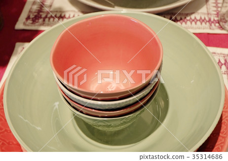Red and Green Ceramic Bowls and Plates 35314686