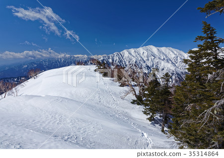 Mt. Renka Mt. and Mt. Misaki, Mt. Hotaka distant view seen from the climb of Mt. 35314864