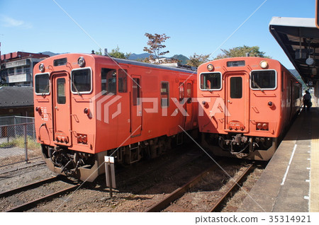 JNR系列Kiha 40列車(Kiah 41 2002·2001)JR西日本Wadayama站 JNR系列Kiha 40列車(Kiah 41 2002·2001)JR西日本Wadayama站 35314921
