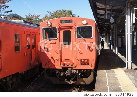 JNR Kiha 40 trains (Kiha 41 2002) JR West Japan Wadayama Station Bantan Line Normal Train 35314922