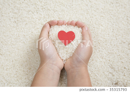 Rice with children heart 35315793