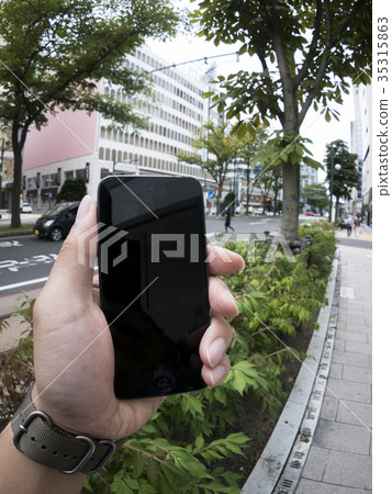 Use your smartphone (authentic & POV expression) Use your smartphone (authentic & POV expression) 35315863