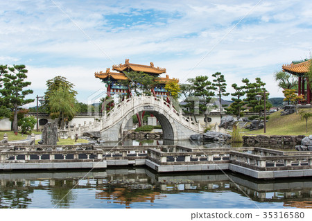 Chinese garden 35316580