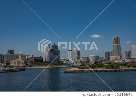 [Kanagawa] Yokohama Minato Mirai scenery daytime 35316645