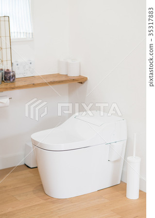 toilet  35317883