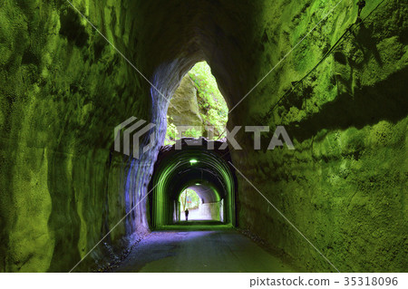 Two-story tunnel Yoro Valley Chiba 35318096