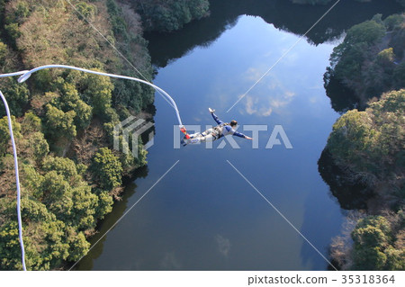 日本排名第一的蹦極龍橋 35318364