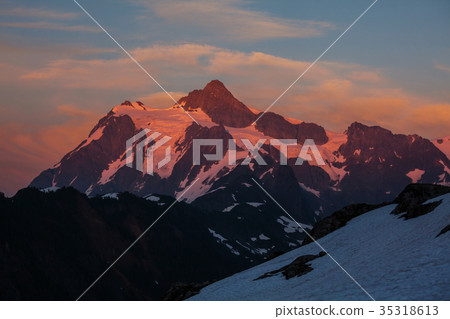 Mt Shuksan Mt Shuksan 35318613