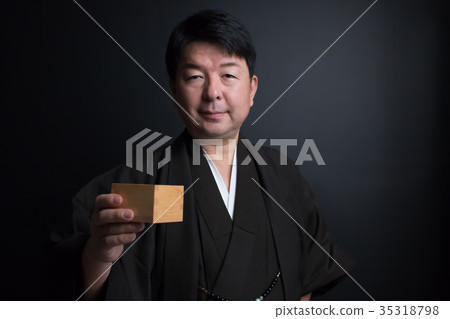 和服的中年男子 和服的中年男子 35318798