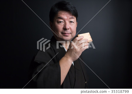 和服的中年男子 和服的中年男子 35318799
