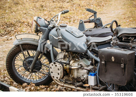 Old Vintage Motorcycle German troops 35319608