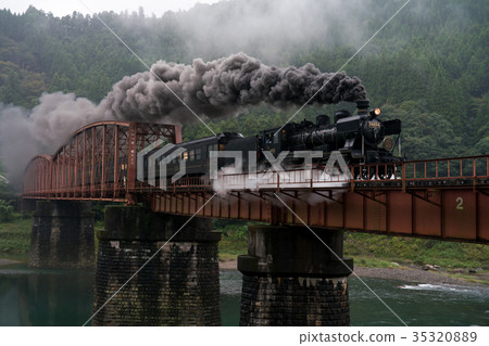 SL Hitoyoshi and Kumagawa River Daiichibashi 35320889