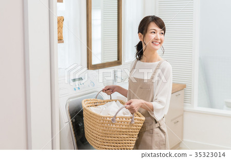 Housewife (laundry) 35323014