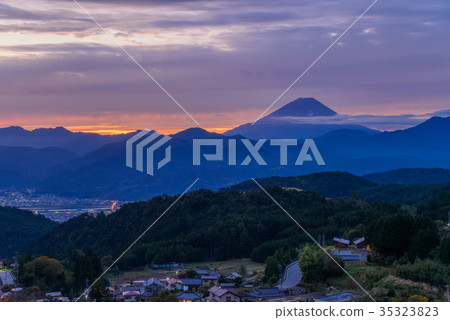 Dawn of Mount Fuji from the Southern Alps City 35323823