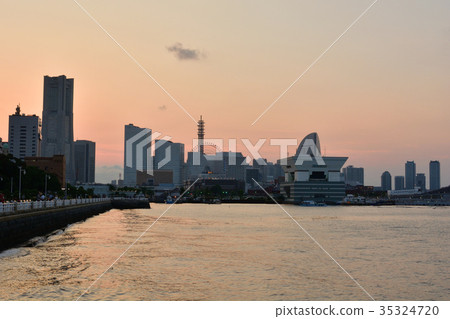 Yokohama Yokohama 35324720