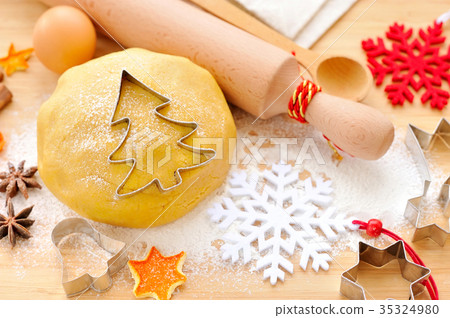 Baking homemade Gingerbread cookies Baking homemade Gingerbread cookies 35324980