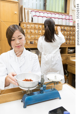Chinese medicine pharmacy image 35326544