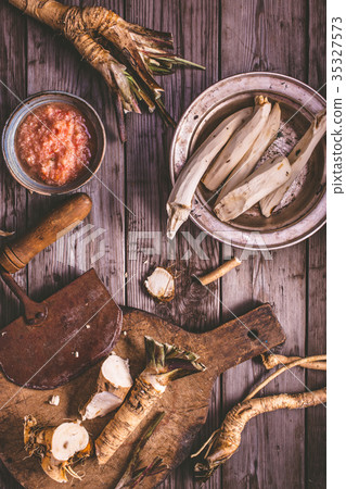 Horseradish cooking top 35327573