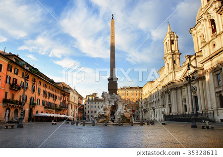 Piazza Navona in Italy 35328611