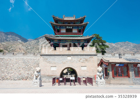 Tibetan Buddhist temple Biei Shuang Baotou City, Inner Mongolia, China 35328939