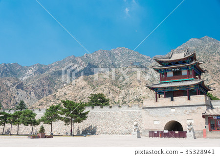 Tibetan Buddhist temple Biei Shuang Baotou City, Inner Mongolia, China Tibetan Buddhist temple Biei Shuang Baotou City, Inner Mongolia, China 35328941