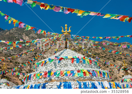 寶塔西藏佛教寺廟Biei Shuang包頭市，內蒙古，中國 35328956