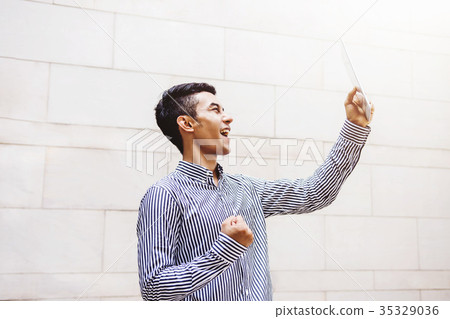 Happiness Businessman in Cheerful Posture 35329036