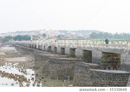 中國福建省泉州市沉陽大橋 35330640