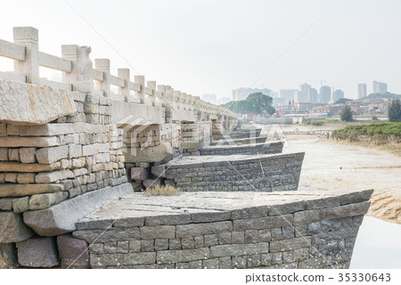 中國福建省泉州市沉陽大橋 35330643