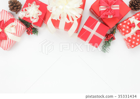 Above view ornaments & decorations Happy new year Above view ornaments & decorations Happy new year 35331434