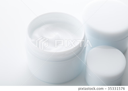 cream 35331576